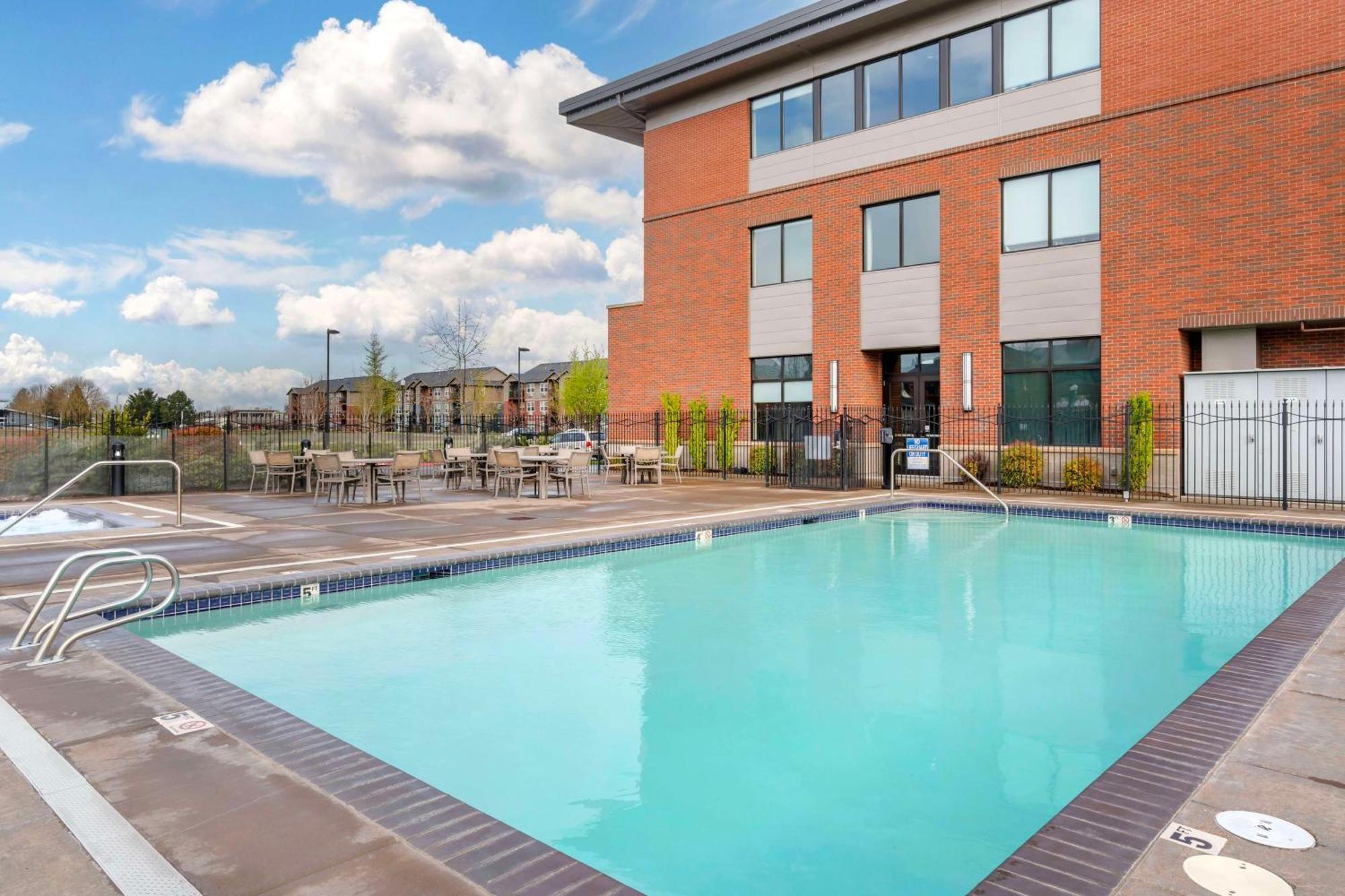 Best Western Premier Boulder Falls Inn Lebanon Esterno foto